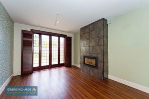 Dining Room- click for photo gallery